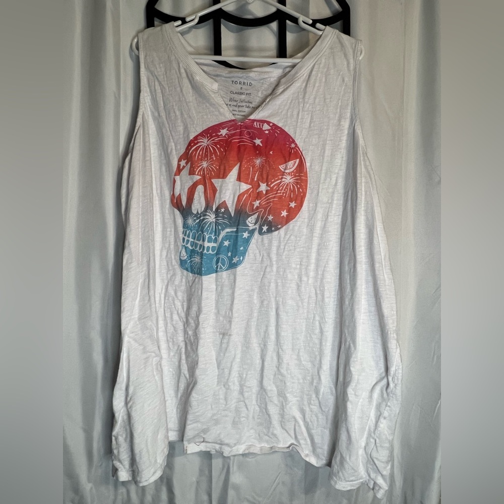 Torrid white tank with skull detail